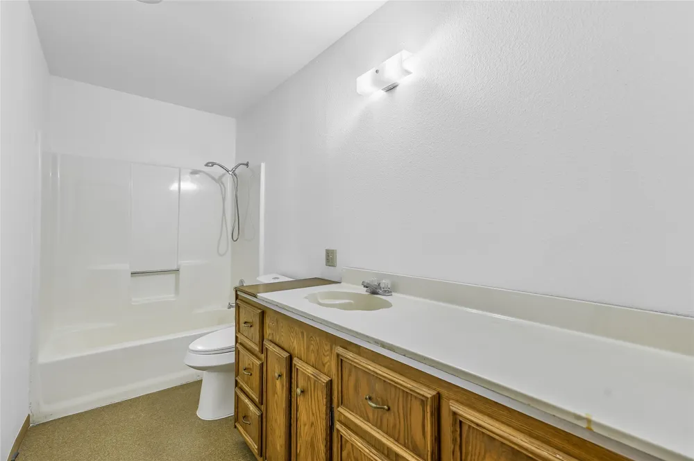 5637 Jeddo Road Waelder, TX 78959