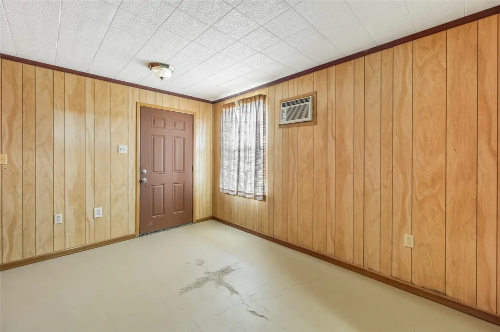 5637 Jeddo Road Waelder, TX 78959