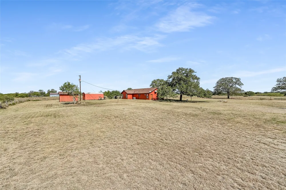 5637 Jeddo Road Waelder, TX 78959