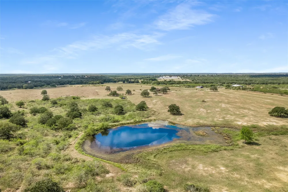 5637 Jeddo Road Waelder, TX 78959