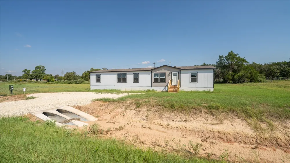 164 Impala Pass Rosanky, TX 78953
