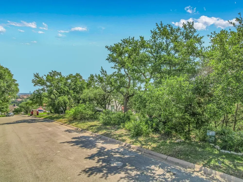 107 Paragon Court Lakeway, TX 78734