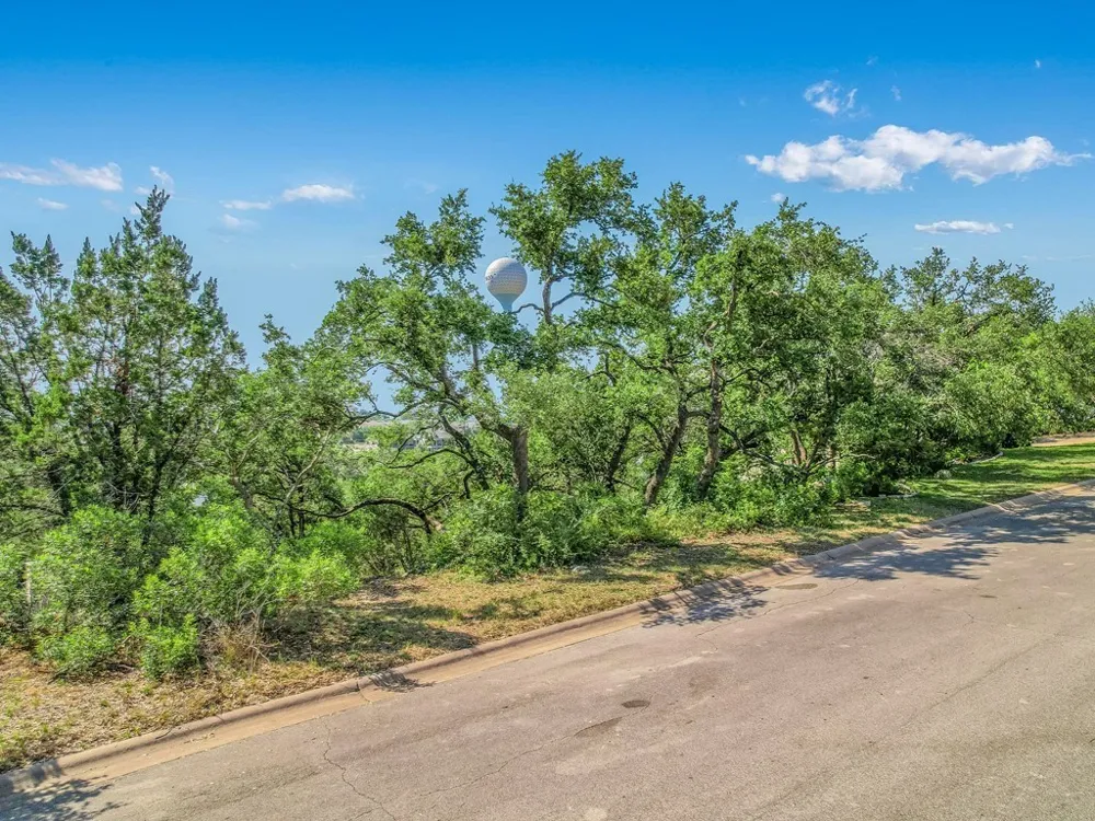 107 Paragon Court Lakeway, TX 78734