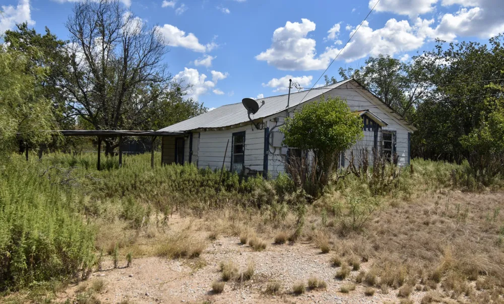 1101 S Plum Brady, TX 76825