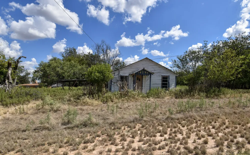 1101 S Plum Brady, TX 76825