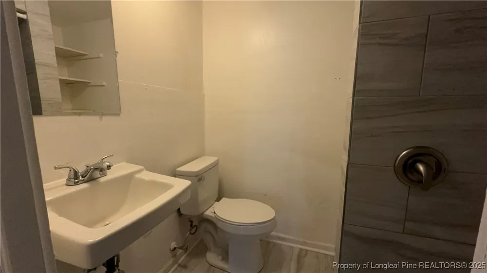 1105 Colonial Avenue Greenville, NC 27834