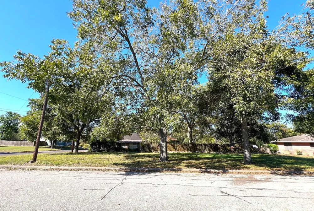 Lockett Street Brenham, TX 77833