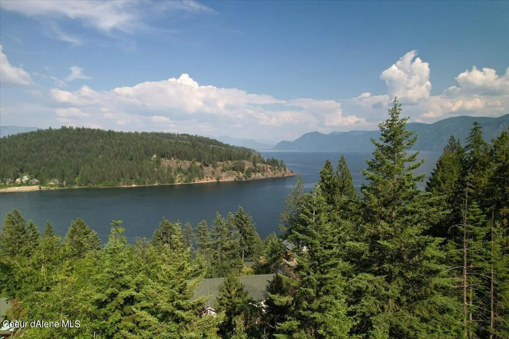 699 Midas Drive Sagle, ID 83860