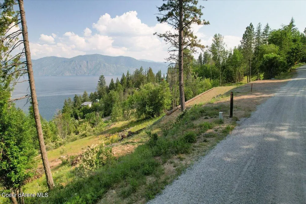 699 Midas Drive Sagle, ID 83860