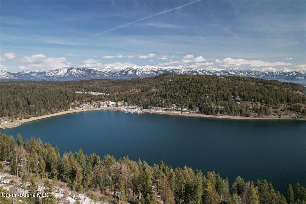 699 Midas Drive Sagle, ID 83860