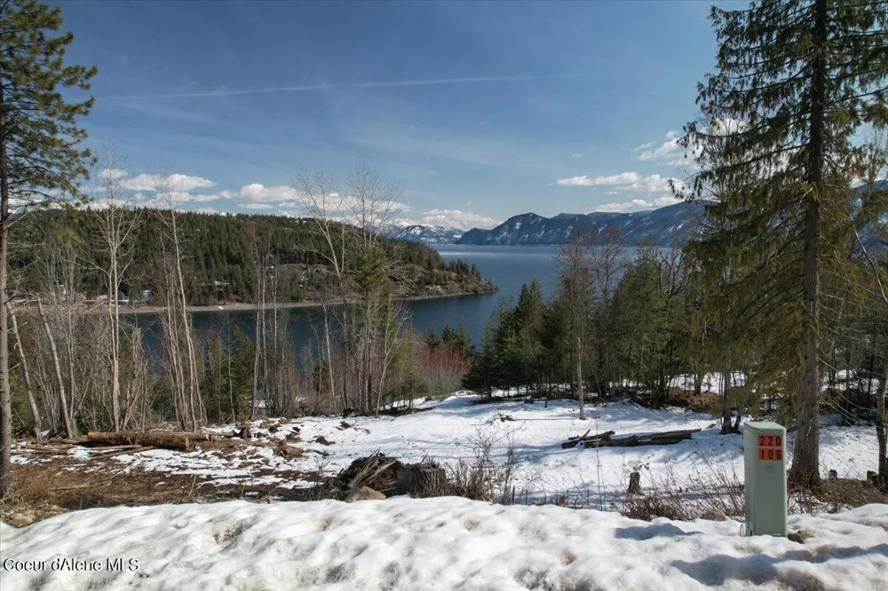 699 Midas Drive Sagle, ID 83860