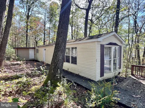 407 WOODLAWN DRIVE