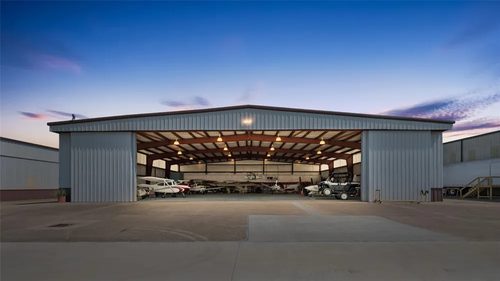 5519 W Arcola Airport Arcola, TX 77583