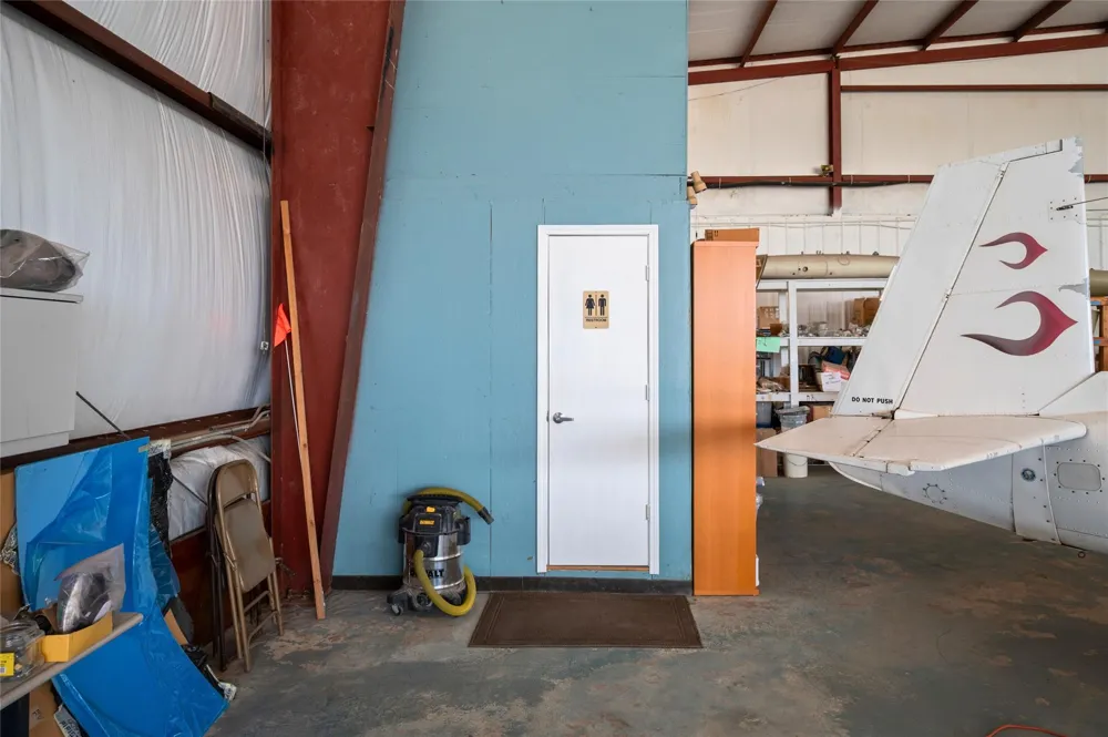 5519 W Arcola Airport Arcola, TX 77583