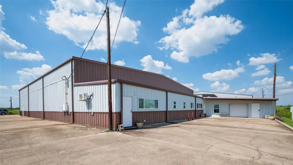 5519 W Arcola Airport Arcola, TX 77583