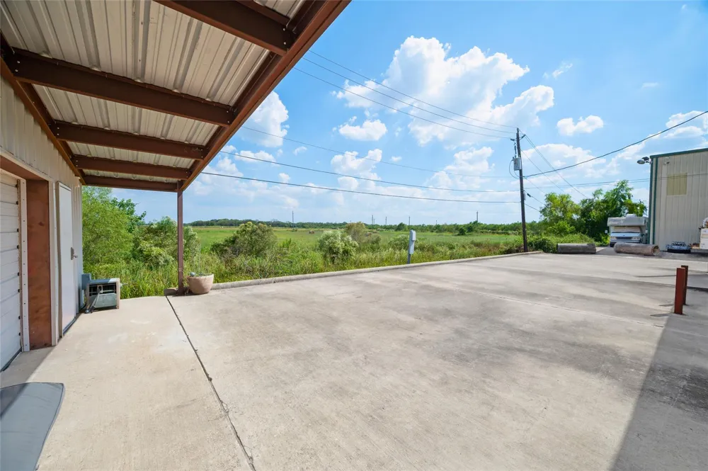 5519 W Arcola Airport Arcola, TX 77583