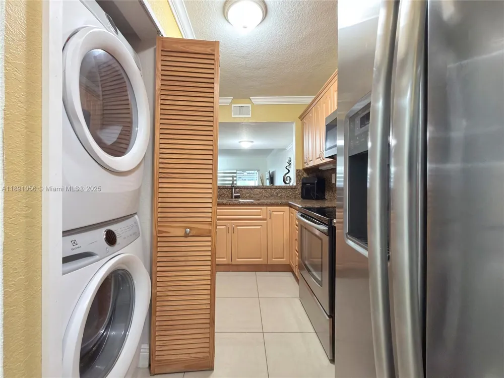 1195 NW 124th Ave #2202 Miami, FL 33182
