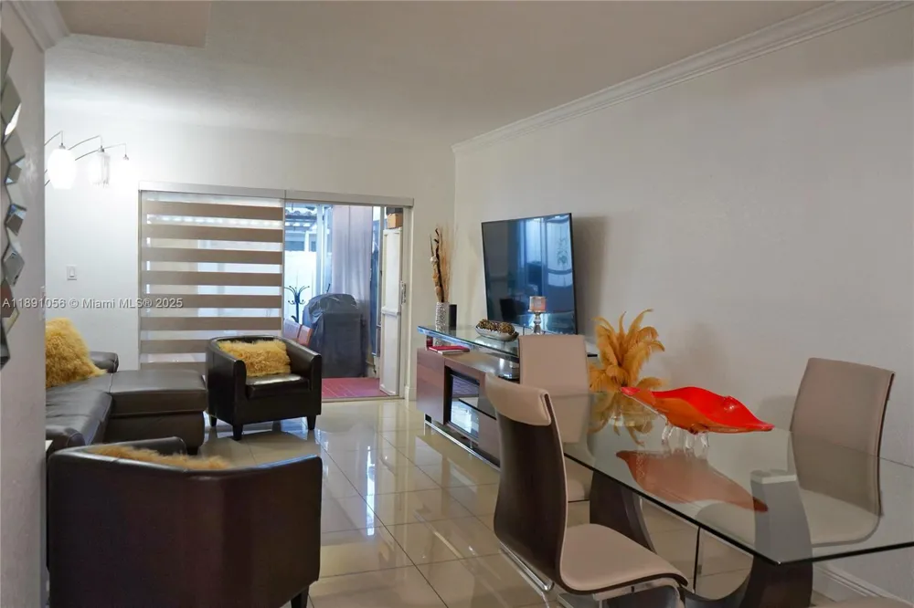 1195 NW 124th Ave #2202 Miami, FL 33182