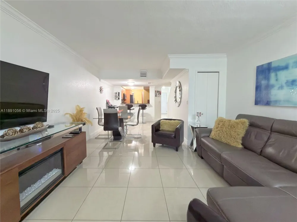 1195 NW 124th Ave #2202 Miami, FL 33182