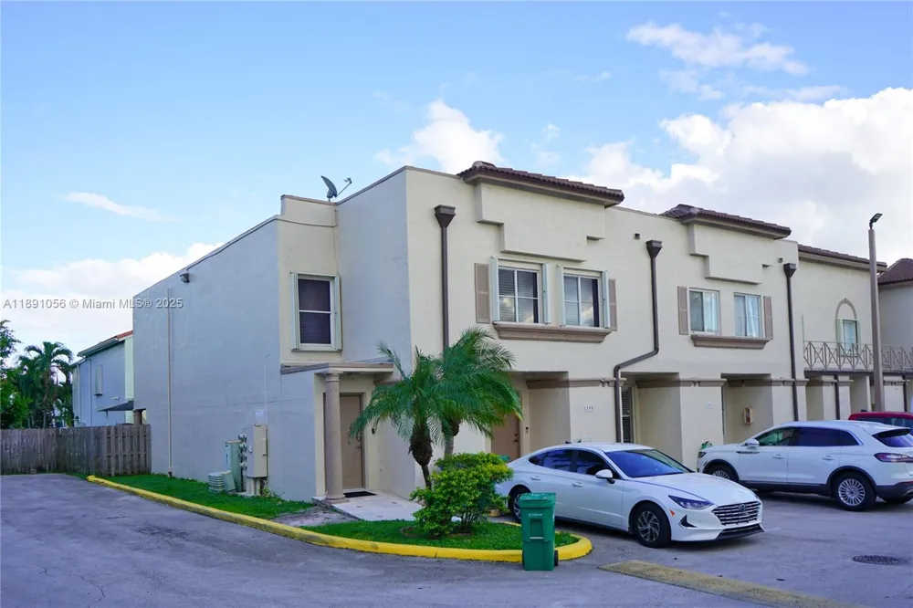 1195 NW 124th Ave #2202 Miami, FL 33182