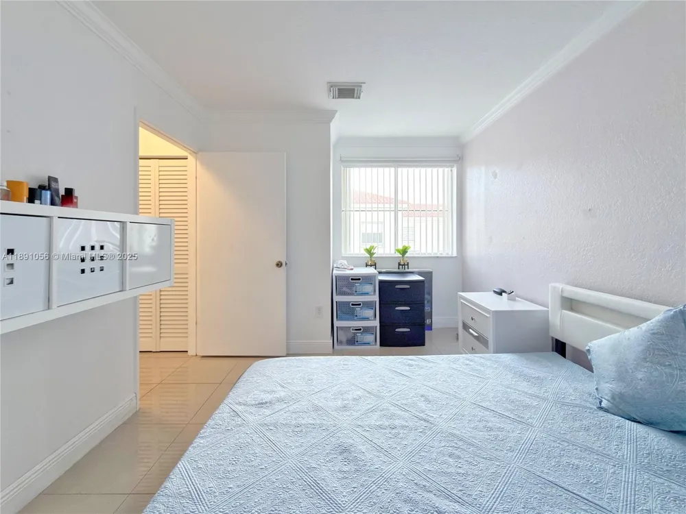 1195 NW 124th Ave #2202 Miami, FL 33182