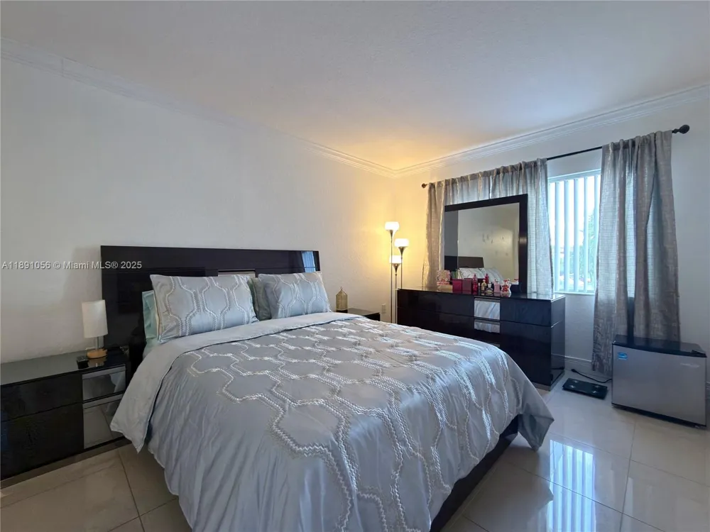 1195 NW 124th Ave #2202 Miami, FL 33182