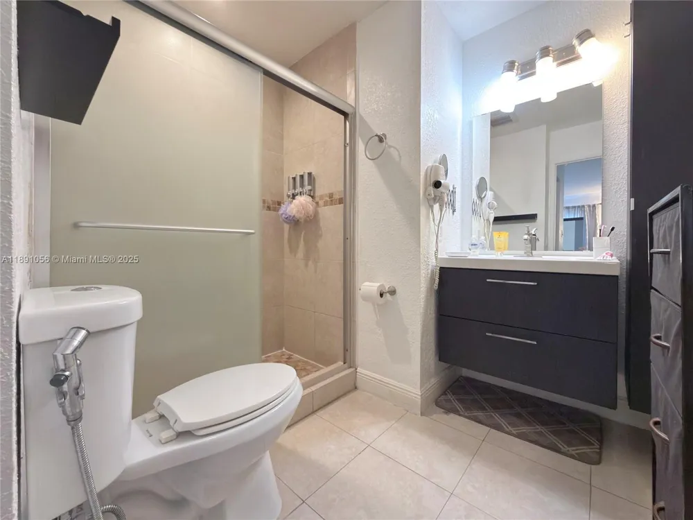 1195 NW 124th Ave #2202 Miami, FL 33182