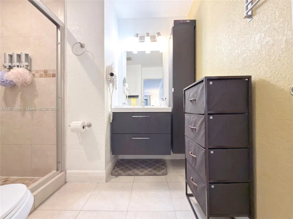 1195 NW 124th Ave #2202 Miami, FL 33182