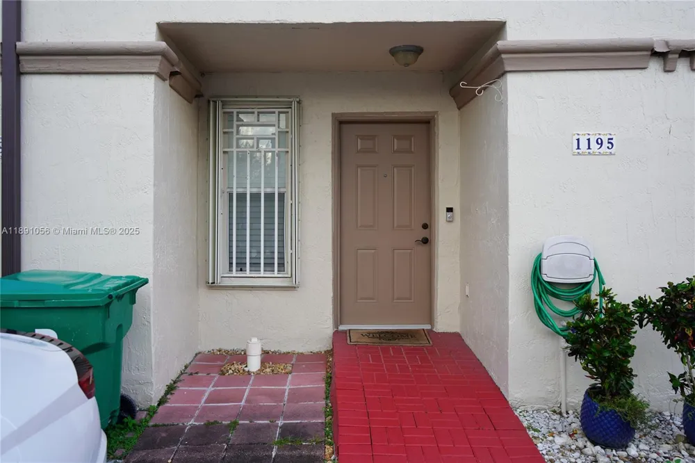 1195 NW 124th Ave #2202 Miami, FL 33182
