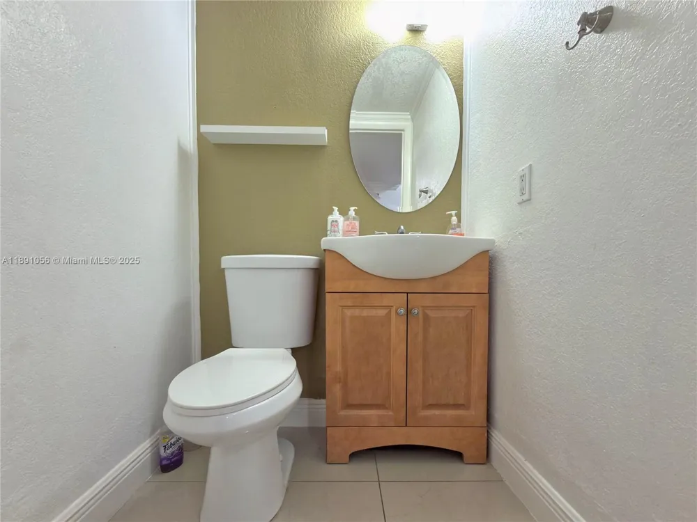 1195 NW 124th Ave #2202 Miami, FL 33182