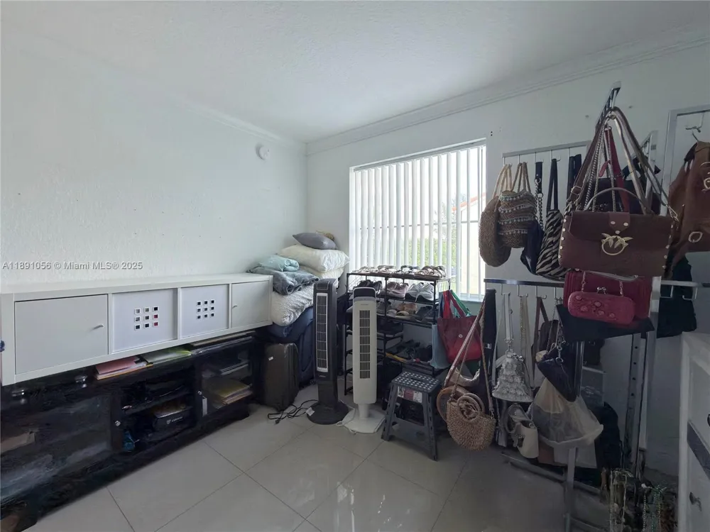 1195 NW 124th Ave #2202 Miami, FL 33182