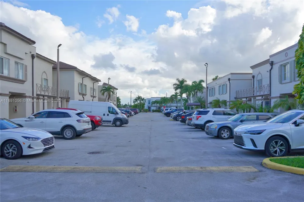 1195 NW 124th Ave #2202 Miami, FL 33182