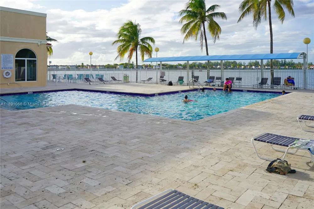 1195 NW 124th Ave #2202 Miami, FL 33182