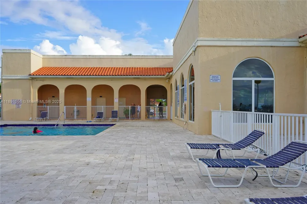 1195 NW 124th Ave #2202 Miami, FL 33182