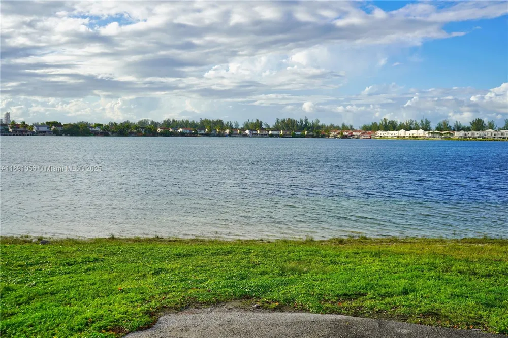 1195 NW 124th Ave #2202 Miami, FL 33182