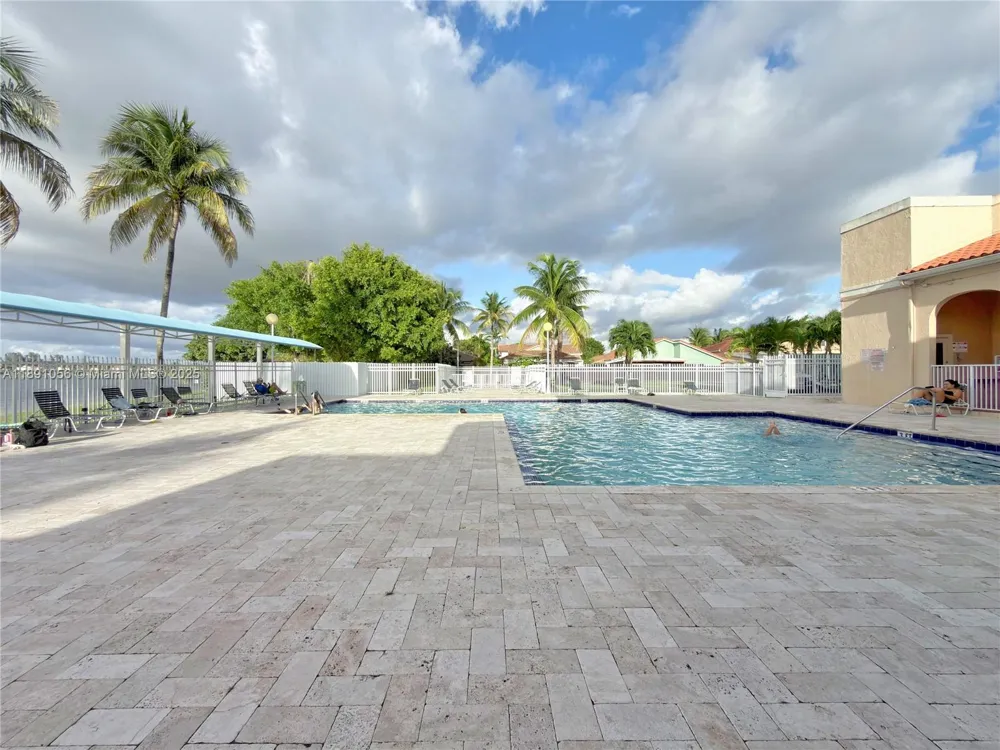 1195 NW 124th Ave #2202 Miami, FL 33182