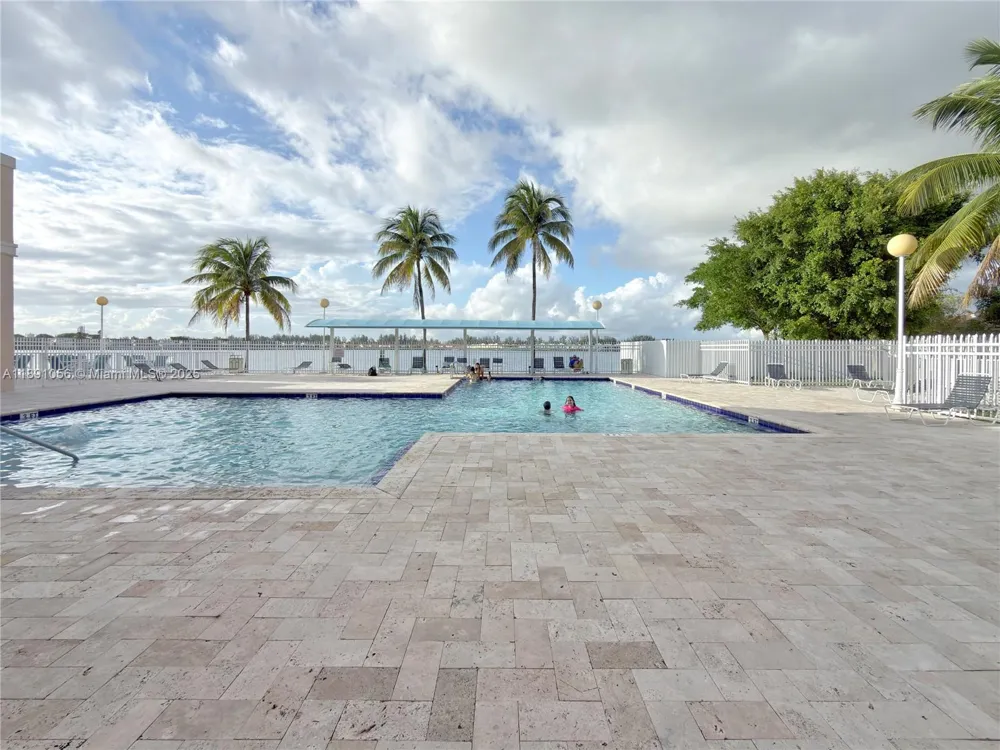 1195 NW 124th Ave #2202 Miami, FL 33182