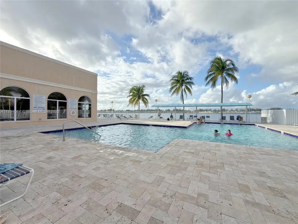 1195 NW 124th Ave #2202 Miami, FL 33182