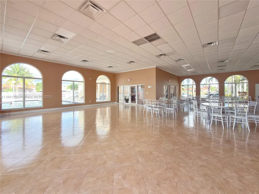 1195 NW 124th Ave #2202 Miami, FL 33182