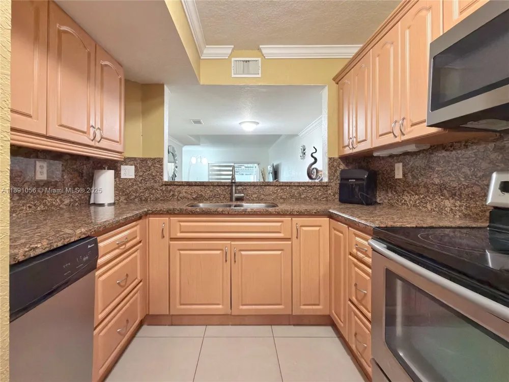 1195 NW 124th Ave #2202 Miami, FL 33182