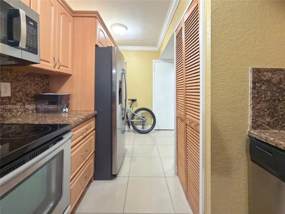 1195 NW 124th Ave #2202 Miami, FL 33182