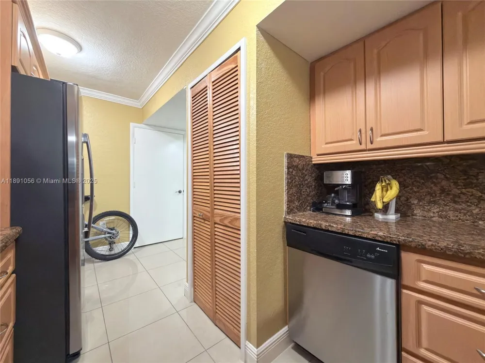 1195 NW 124th Ave #2202 Miami, FL 33182