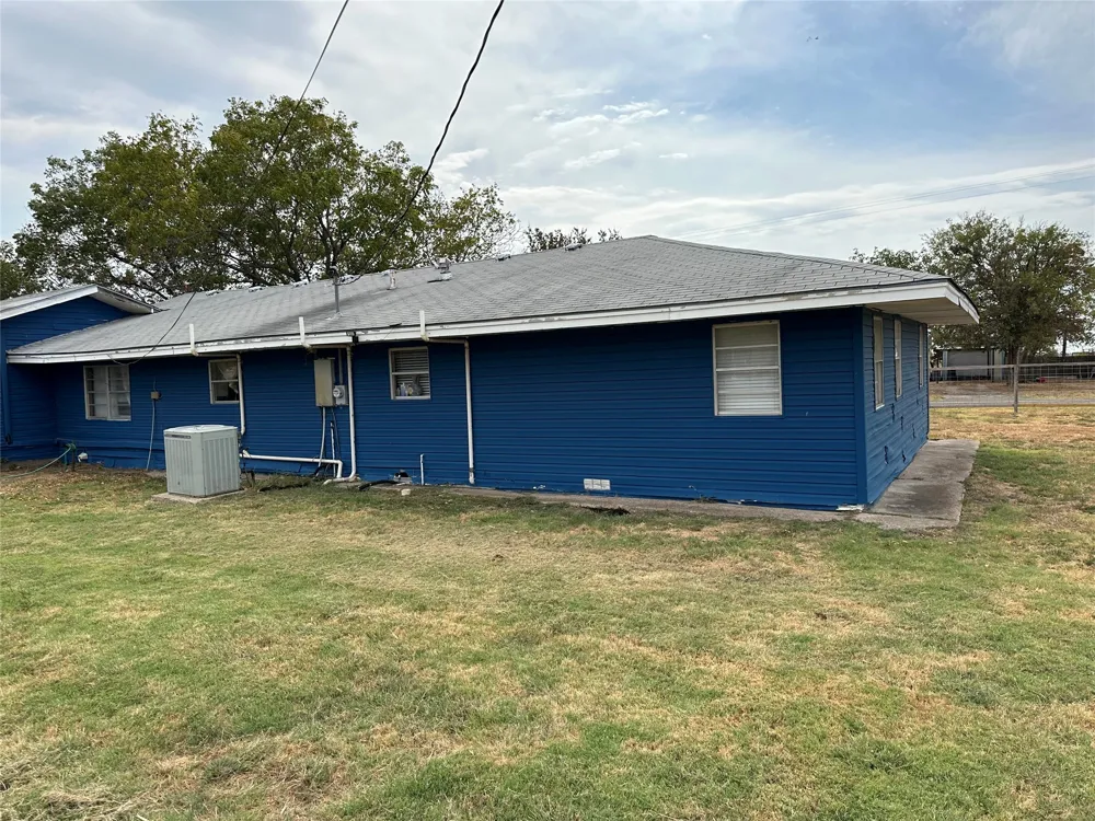 5273 Fm 73 Road Prairie Hill, TX 76678