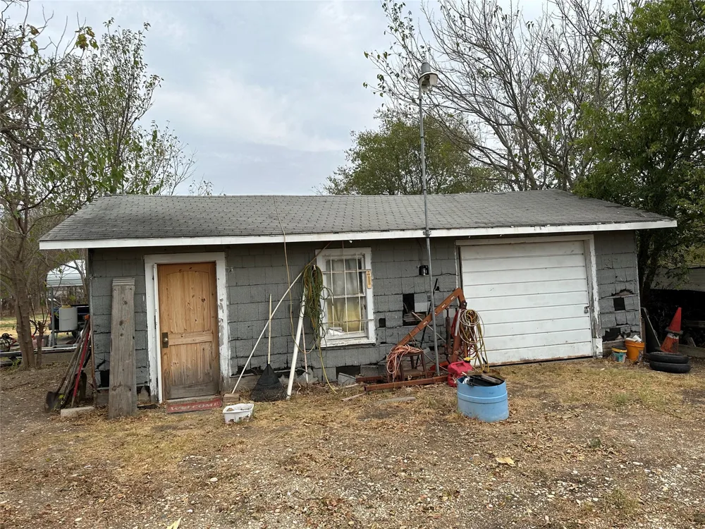 5273 Fm 73 Road Prairie Hill, TX 76678