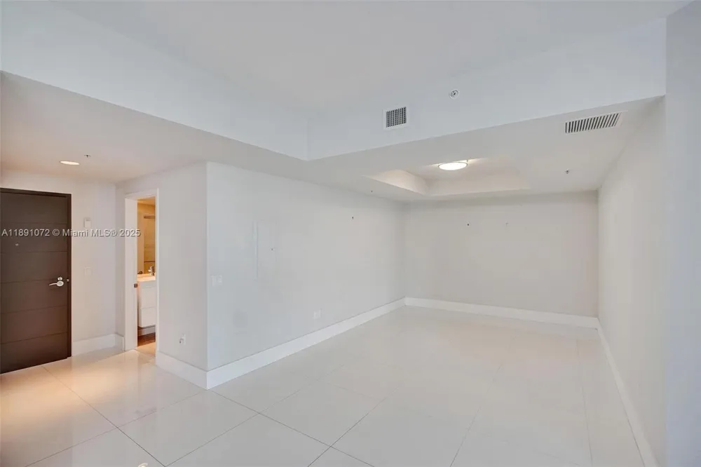 17301 Biscayne Blvd #708 North Miami Beach, FL 33160