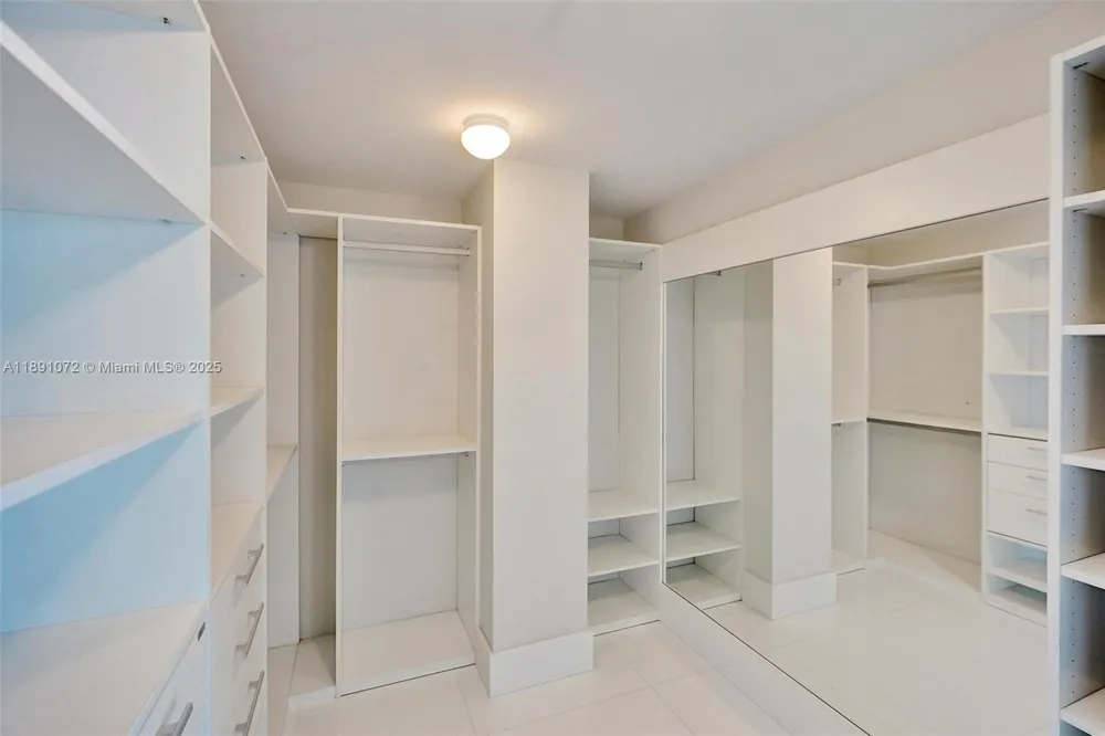 17301 Biscayne Blvd #708 North Miami Beach, FL 33160