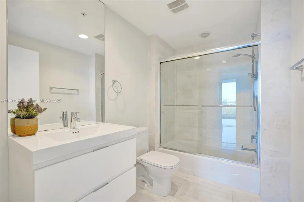17301 Biscayne Blvd #708 North Miami Beach, FL 33160