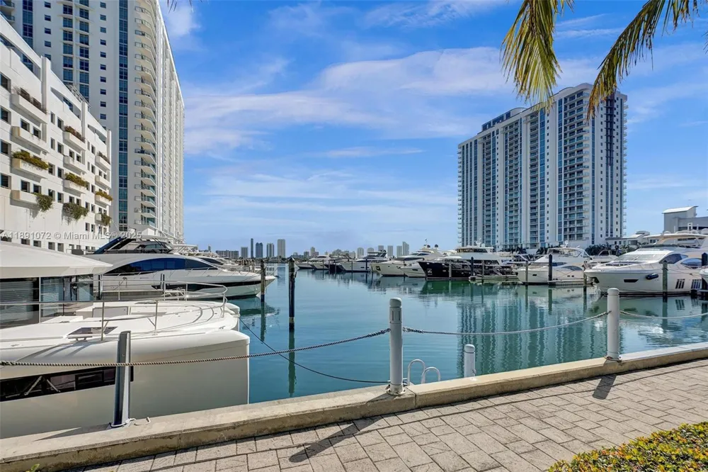 17301 Biscayne Blvd #708 North Miami Beach, FL 33160