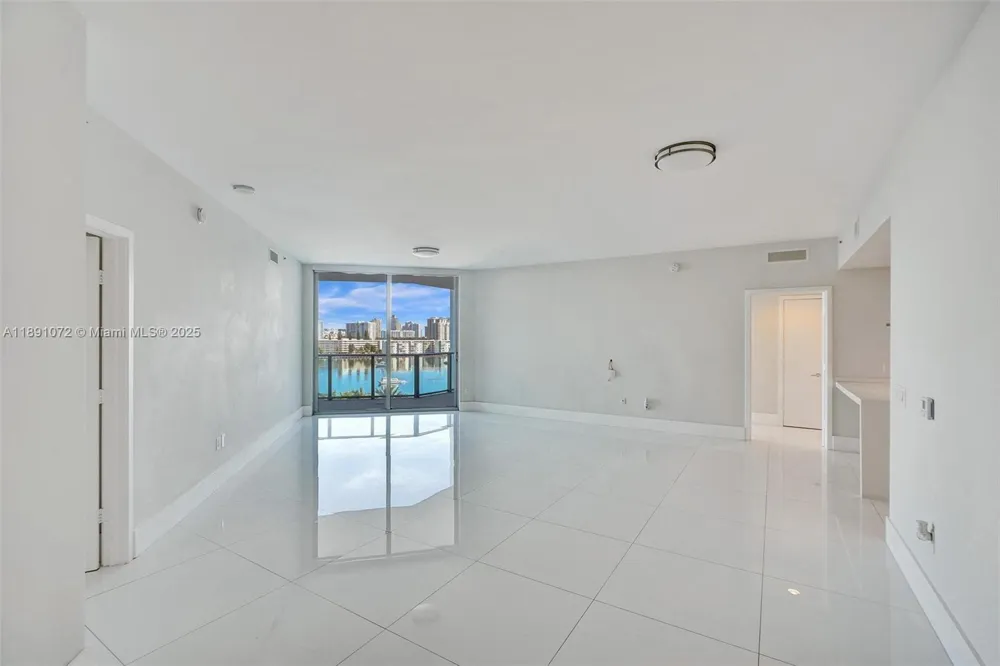 17301 Biscayne Blvd #708 North Miami Beach, FL 33160
