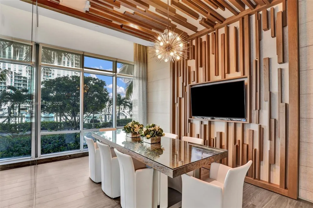 17301 Biscayne Blvd #708 North Miami Beach, FL 33160